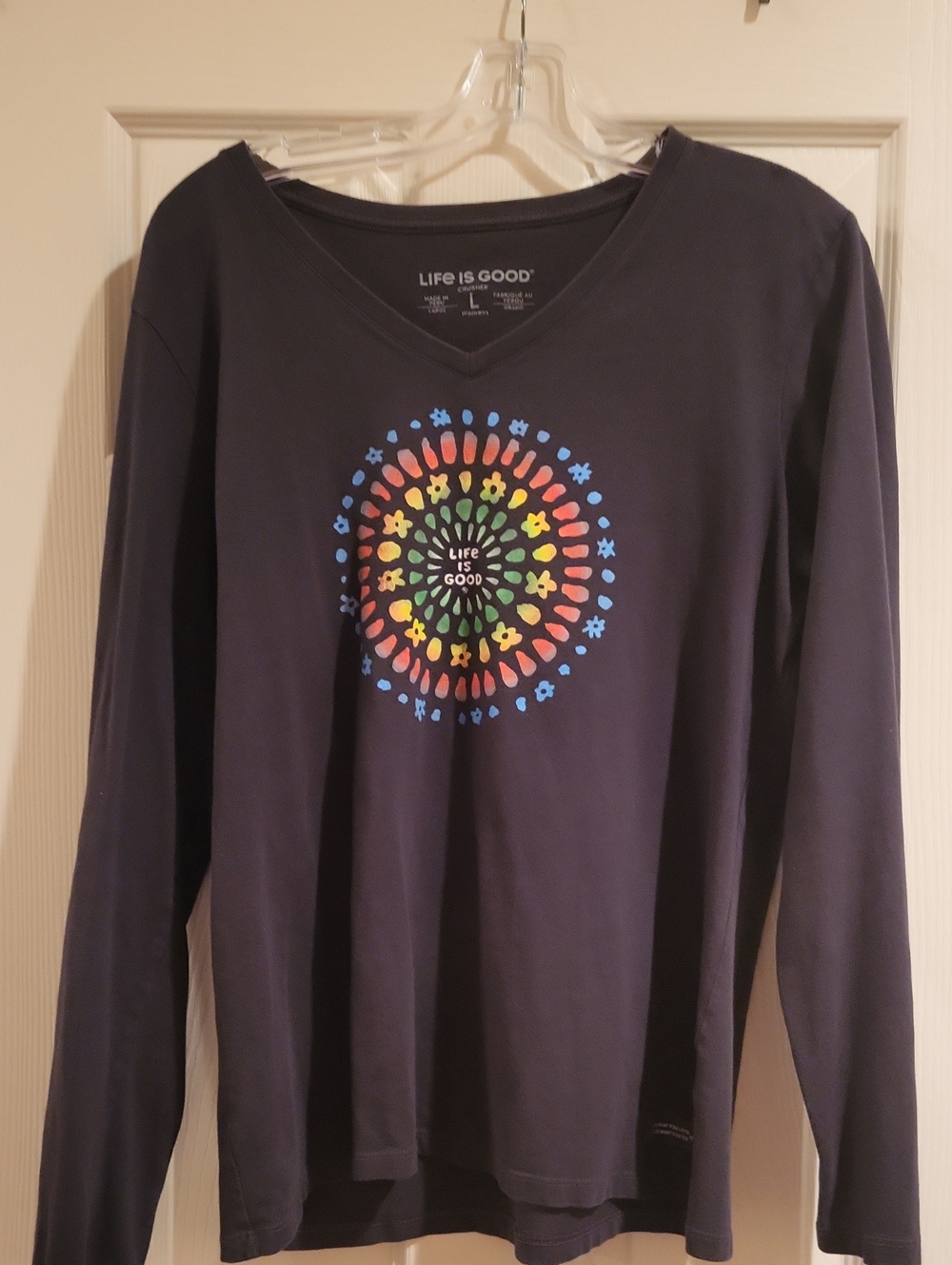 Life Is Good Women's Long Sleeve V-Neck Crusher Tee Mandala Graphic Size Large